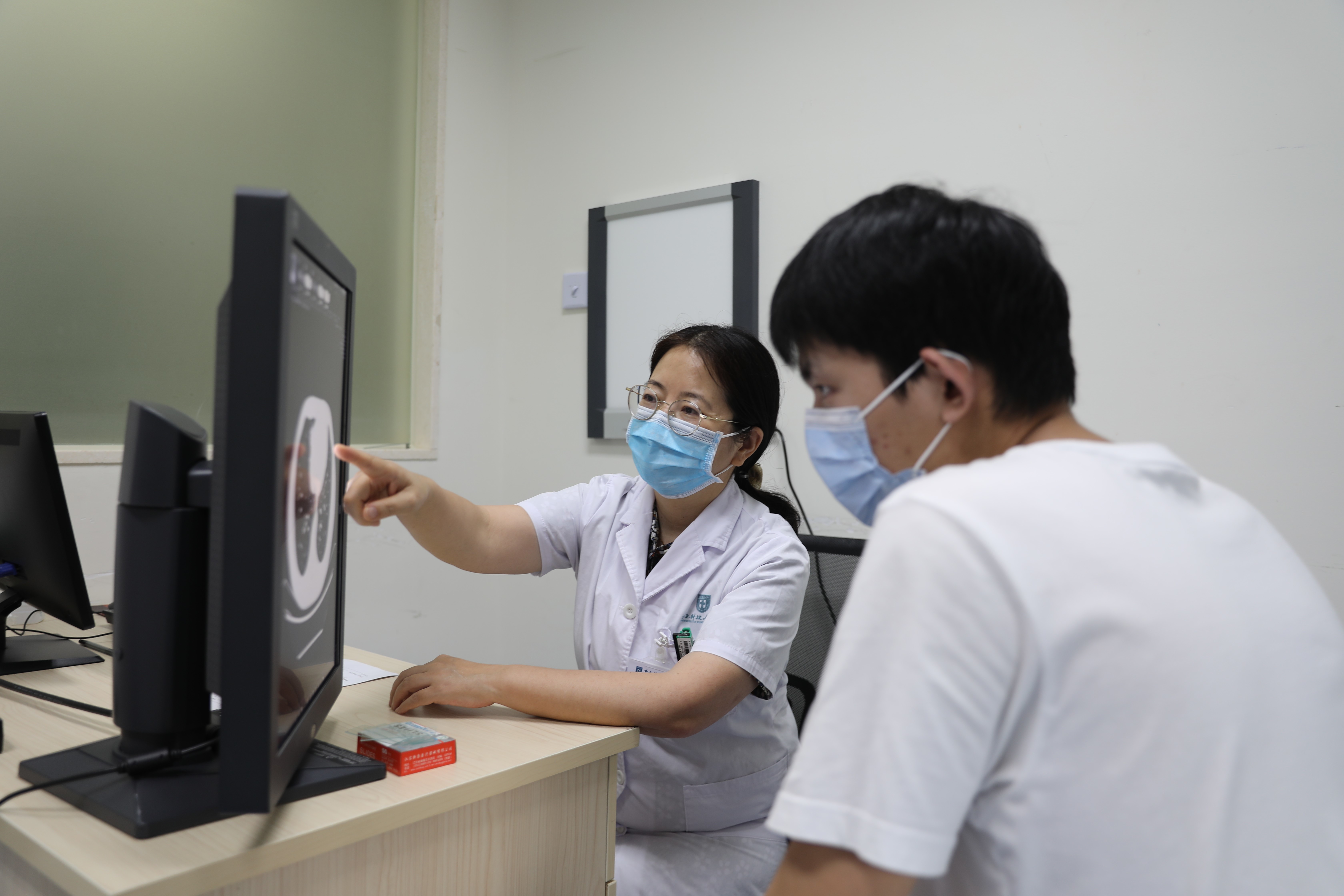 一堆影像学片子找谁看？南科大医院开设“医学影像门诊”来阅片